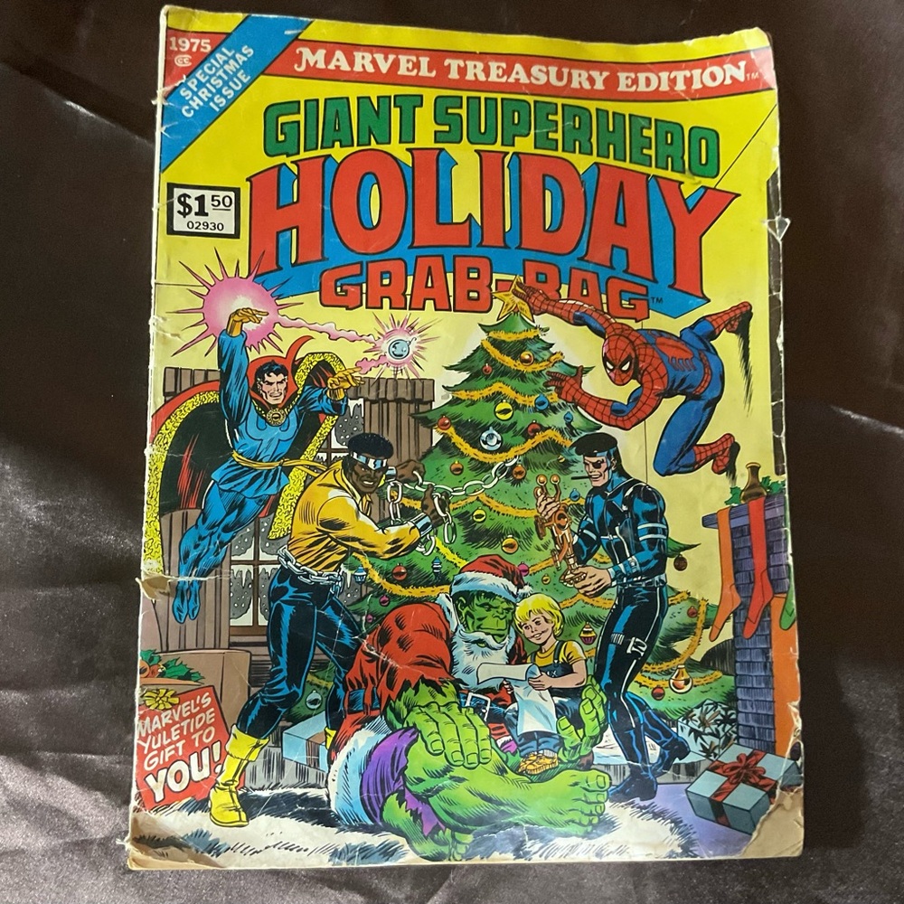 Marvel Treasury Edition: Giant Superhero Holiday Grab-Bag comic book from 1975.
